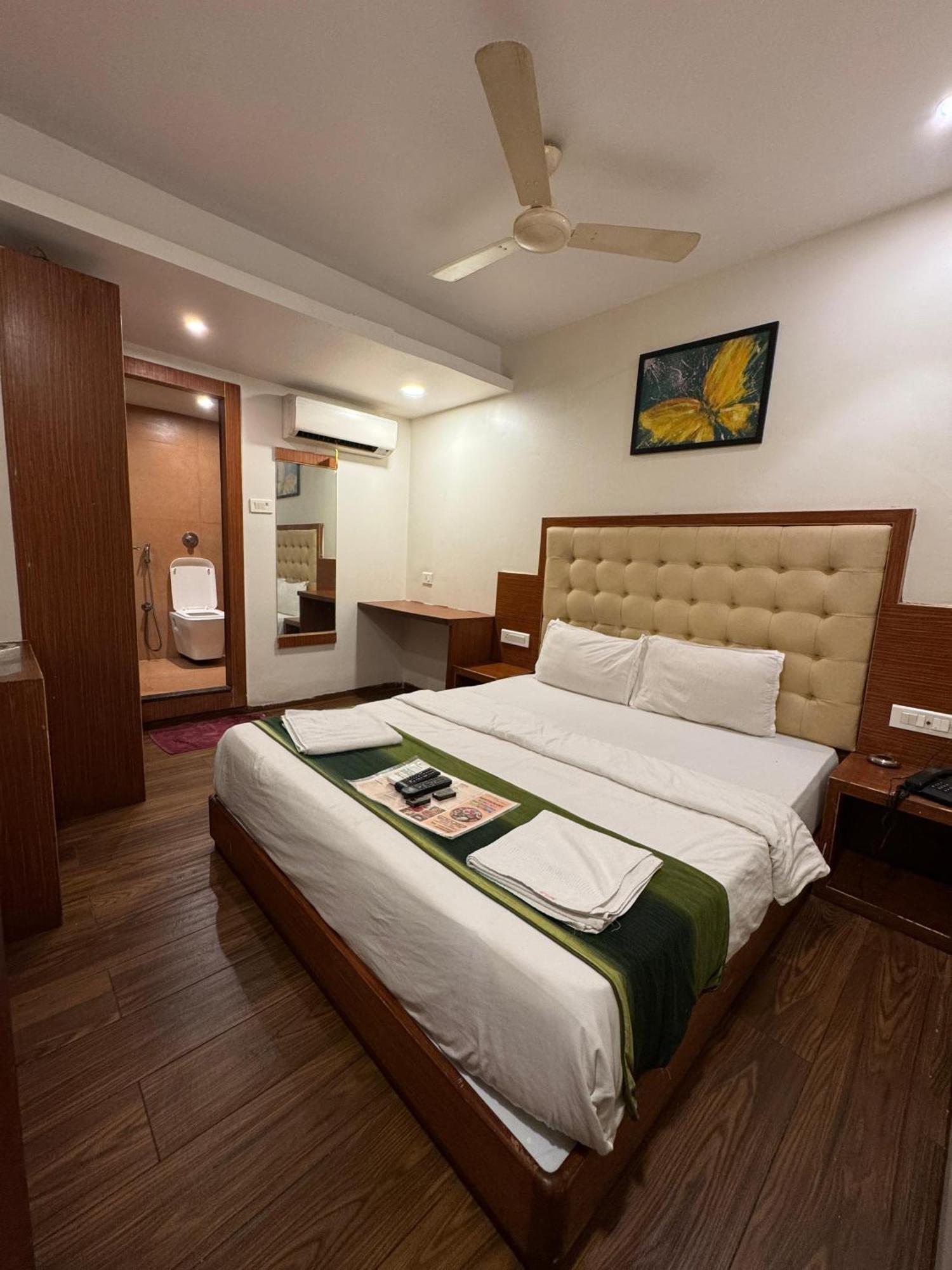 Hotel Aflon Midc Andheri East Bombay Eksteriør billede